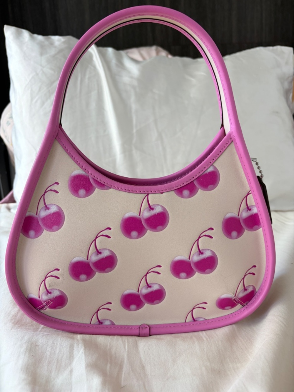 Coach Ergo Pink Cherry Bag in Coachtopia Leather - Picture 2 of 5